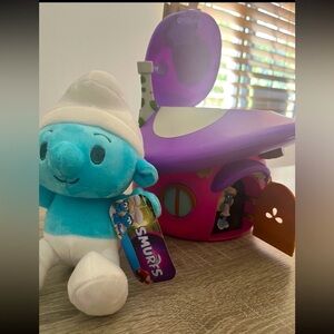 Smurfs Popcorn Bucket AND a choice of Smurfs Plushie
